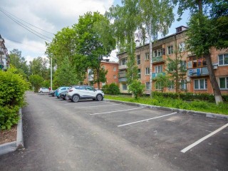 Парковки, освещение и проезды обновили во дворе в Ожерелье