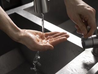 В каких домах Серебряных Прудов временно отключат горячую воду с 30 июня