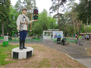 Активисты и инспекторы проверили детский автогородок в Красногорске
