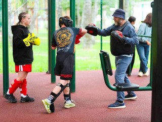 Мастер-класс по боксу и кикбоксингу вызвал ажиотаж в Каширском парке