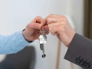 Погорельцам из Воскресенска вручили ключи от нового жилья
