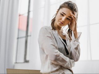 Психолог раскрыл разрушающие самооценку привычки