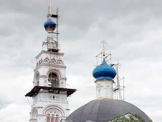 Снесенный ураганом крест вернули церкви под Ногинском