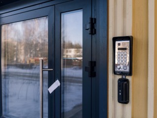 В пятиэтажке для переселенцев в Рошале начали отделку квартир