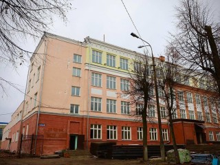 Две школы округа получат новую мебель и современную технику