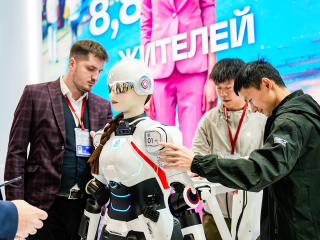 Студенты Королева познакомились с новейшими научными разработками на ПМЭФ