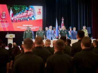 Глава Реутова поздравил военнослужащих дивизии имени Дзержинского