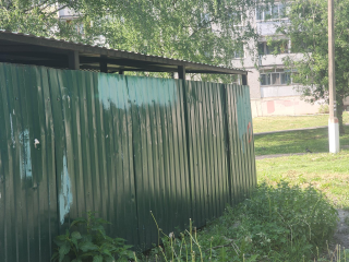 Контейнерную площадку на улице Кузьмина приведут в порядок до конца июля