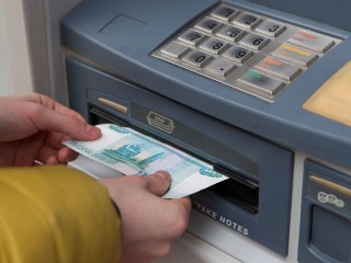 Банки смогут ограничивать переводы клиентам с подозрительными счетами