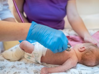 Врачи Коломенского перинатального центра рассказали о лечении «тяжелых» новорожденных
