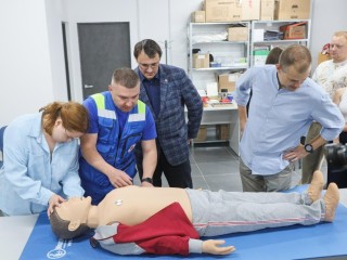 Скорой помощи Сергиева Посада подарили манекен-тренажер «Володя»