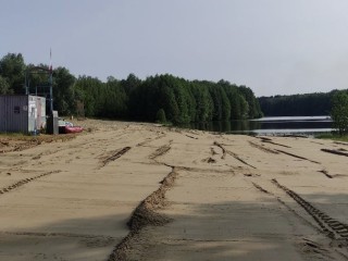 На ногинский городской пляж завезли свежий песок