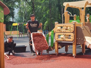 Новый игровой комплекс откроется во дворе на улице Сукромке
