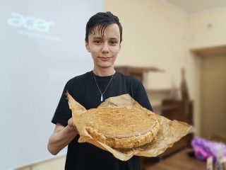 Ирисковый пирог из игры Undertale попробовали участники клуба озвучки в Лобне