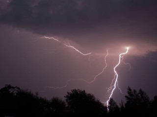 Рыбаки наблюдали шаровую молнию на Шатурском озере