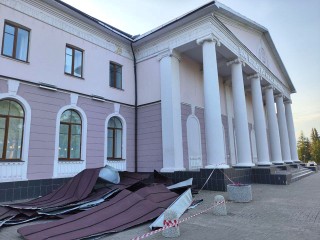 На крыше ДК имени Косякова установят современные снегозадержатели