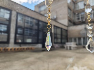 Черноголовцы сделали на мастер-классе изящные предметы декора из латуни и хрустальных элементов