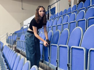 «Начнешь зарабатывать — поймешь, как это тяжело»: откровенный рассказ школьницы о первой работе