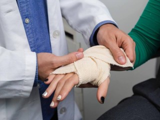 Врачи Каширской больницы обучили детей первой помощи в День безопасности