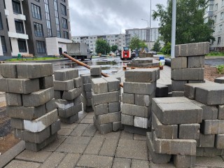 В Старой Купавне благоустраивают территорию на улице Кирова возле домов для переселенцев