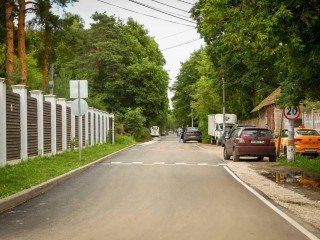 На улице Чкалова в Ильинском отремонтировали ливневку и уложили асфальт