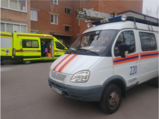 Спасатели помогли транспортировать мужчину с признаками инсульта в Кашире