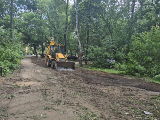 Новую парковку и пешеходные дорожки обустроят во дворе на улице Чкалова