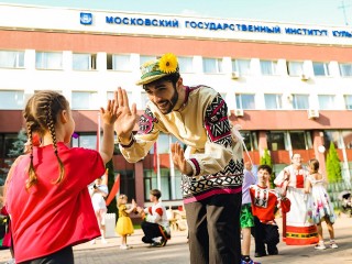 В Химках провели праздник «Былина о земле русской» в преддверии Дня России