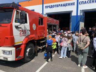 Пожарные устроили праздник с обучением для детей лагеря «Непоседы»