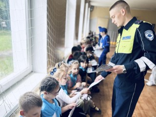 В Одинцове школьникам провели викторину по ПДД для безопасных каникул