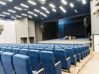 В обновленном КДЦ «Заря» в Балашихе начался монтаж мебели