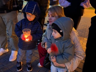 На площади Тимофеева в Бронницах зажгли Свечу памяти
