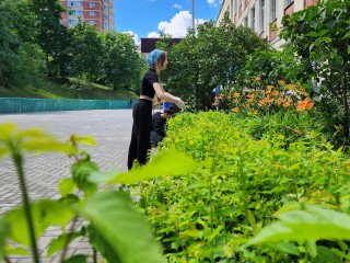В Мытищах 495 подростков зарабатывают деньги на уборке в школе