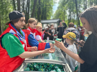 В Мытищах прошел сладкий флешмоб ко Дню защиты детей