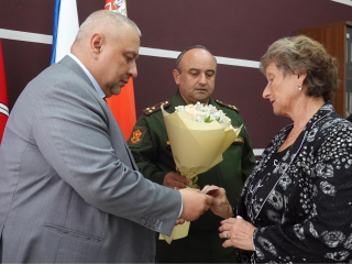 Матерям бойцов, погибших на СВО, вручили награды