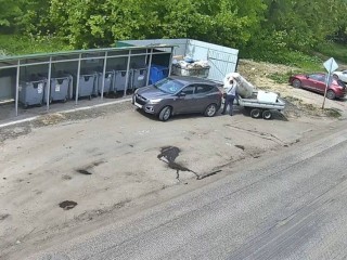 В Новлянском микрорайоне водитель получил крупный штраф за выброшенный мусор