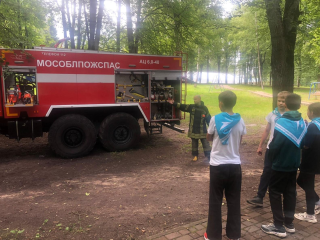 «Мособлпожспас» в Шатуре напомнил отдыхающим на озере о правилах безопасности