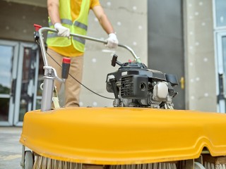 Специальные пылесосы для уборки улиц начали использовать в Звездном городке