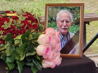 В селе Мелихово под Чеховом захоронили прах режиссера Анхеля Гутьерреса