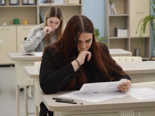 Выпускники стали лучше сдавать ЕГЭ по химии и математике