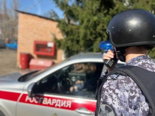 В Нахабине задержали мужчину, напавшего с ножом на затопивших его соседей
