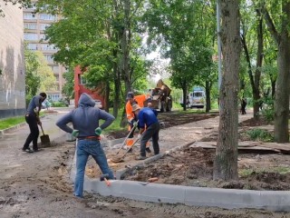 Новые парковки и пешеходные дорожки на Центральной улице появятся к концу июля