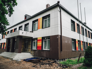 Возле школы на Комсомольской создадут велопарковку