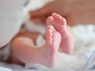 В Мытищах фельдшер скорой помощи экстренно приняла роды на дому