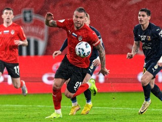 Футбольный клуб «Химки» временно приостановил работу