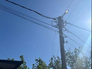 В Краснознаменском установили дополнительный фонарь и починили песочницу