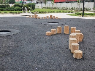В Солнечногорске обнаружили самую минималистичную детскую площадку