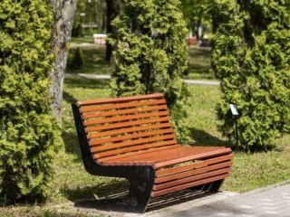 Ремонт скамеек завершился в Подмосковье