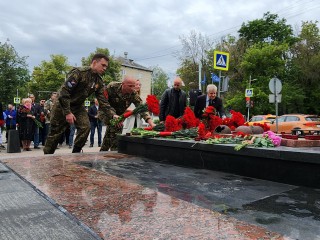 Торжественные возложения и митинг: жители Химок почтили погибших в День памяти и скорби