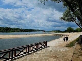 Парк Победы и зоны отдыха у воды в Пущине готовы к лету